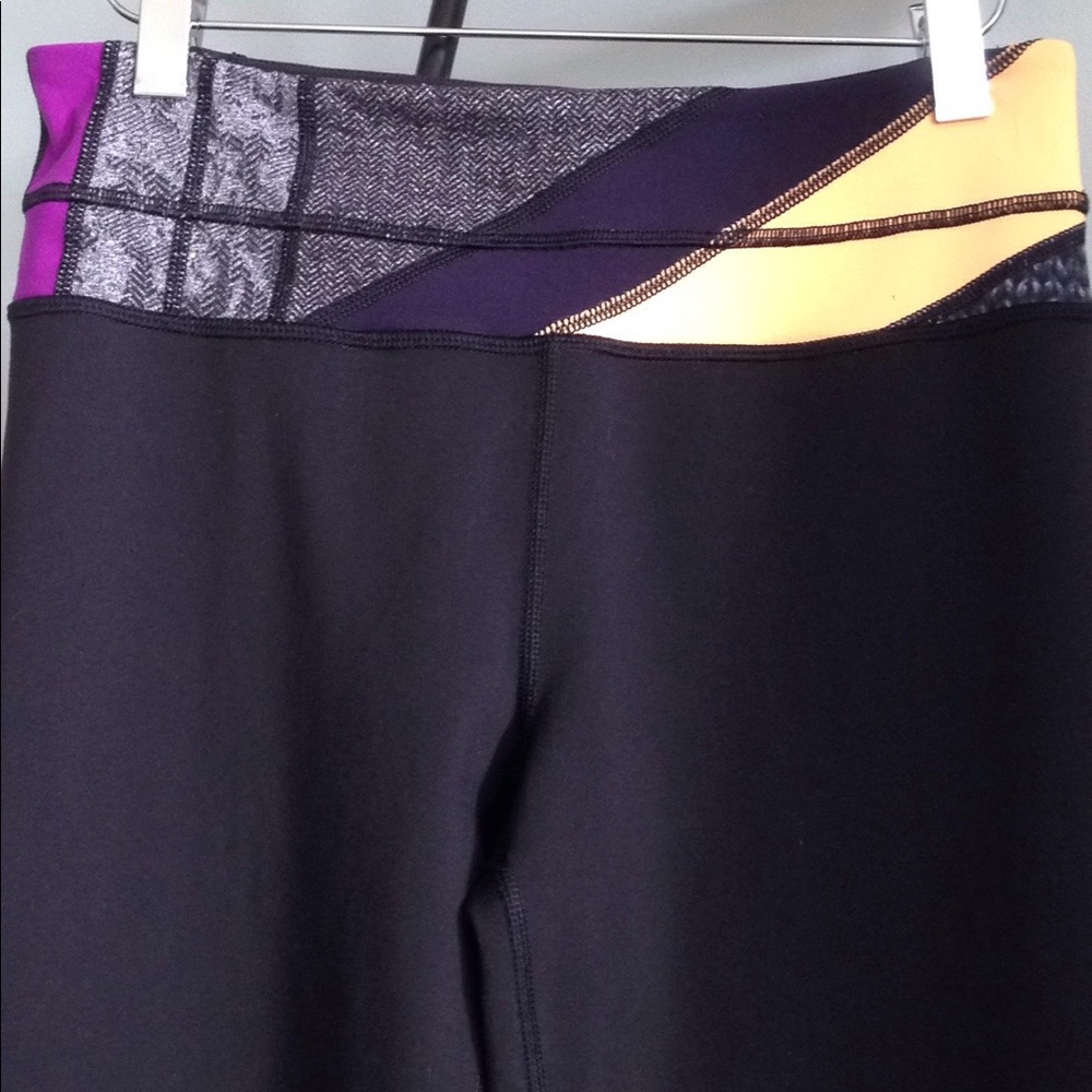LULULEMON
REVERSIBLE FLARE PANTS - Picture 2 of 5